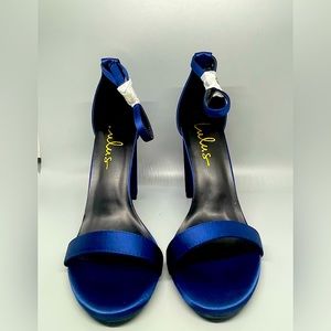Navy blue high heels. Brand new. Comfortable